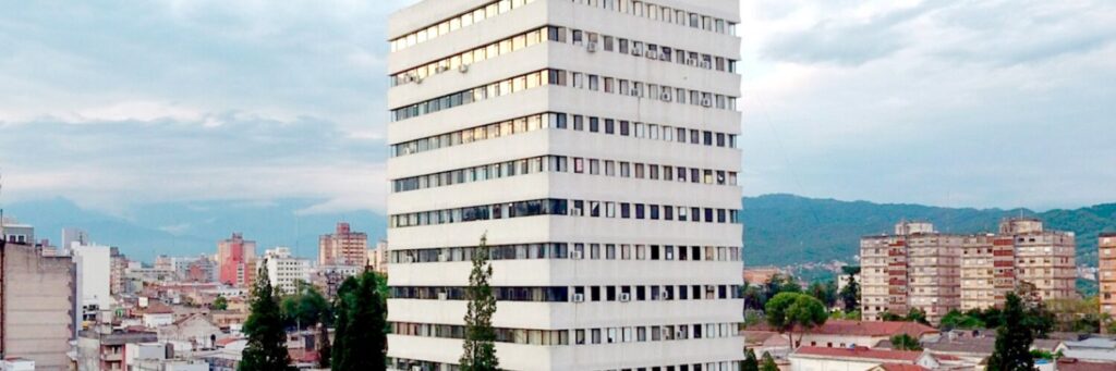 Alarma de incendio en Tribunales: activaron el protocolo de seguridad y evacuaron el edificio en Jujuy