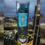 La Torre Macro vuelve a lucir la bandera argentina más grande del país