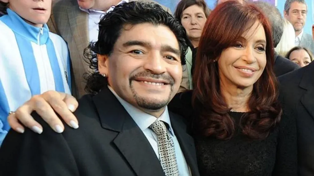 El saludo de Cristina a Maradona por sus 60 años en un video inédito que se filtró durante el juicio