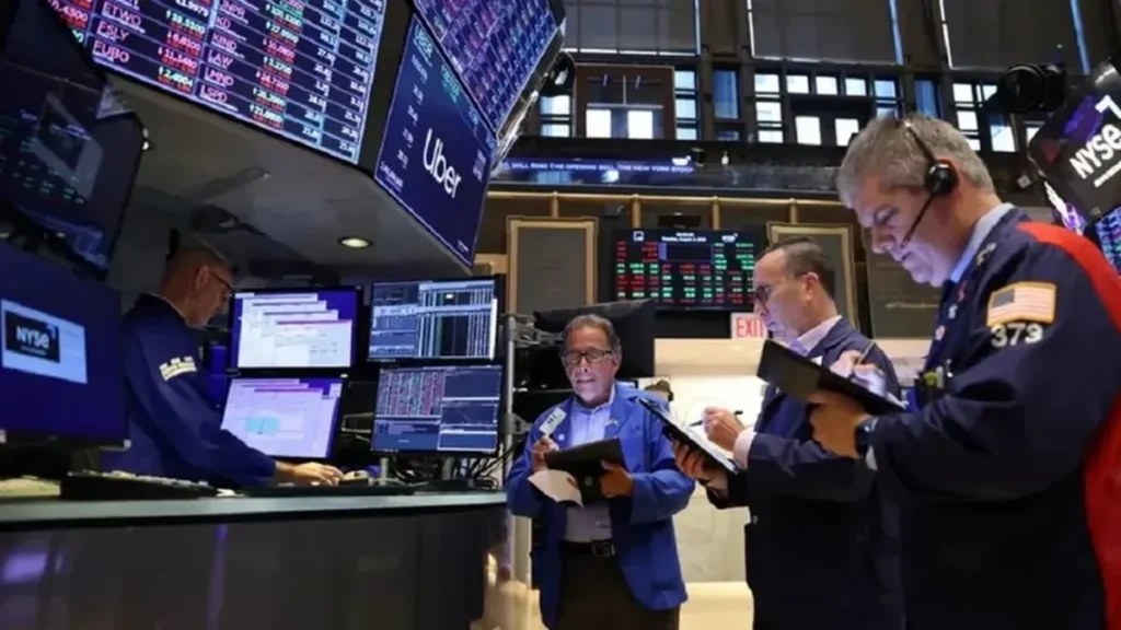 El riesgo país baja a 412 puntos este lunes 6 de julio