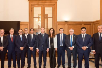 Carlos Sadir participó en la asunción de Diego Santilli y fortaleció el diálogo con gobernadores