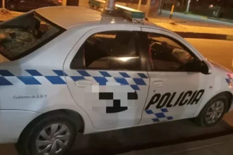 Accidente de patrullero en Palpalá: un policía fue hospitalizado tras un despiste
