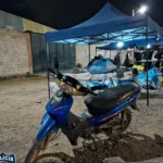 Acorralado por los bicipolicías, abandonó una moto robada y escapó corriendo por Alto Comedero