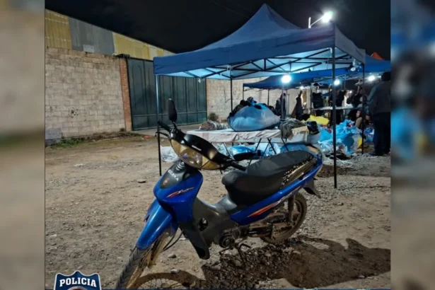 Acorralado por los bicipolicías, abandonó una moto robada y escapó corriendo por Alto Comedero