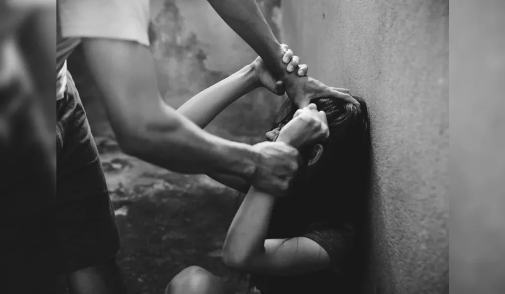 Violencia familiar en Alto Comedero: un hombre golpea a su hija de 15 años por defender a su madre