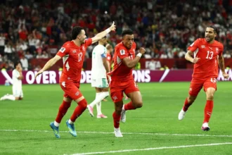 Suiza avanza a octavos tras vencer cómodamente a Argelia