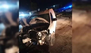Choque en Monterrico: conductor alcoholizado impacta contra dos postes de iluminación