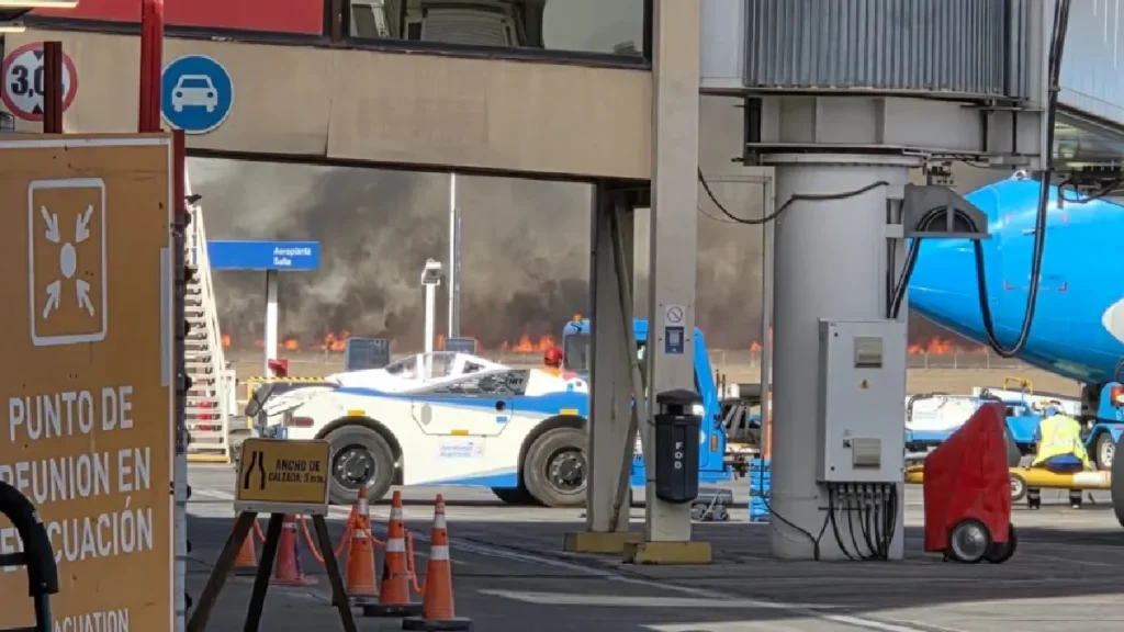 Incendio en Salta: alerta cerca del aeropuerto