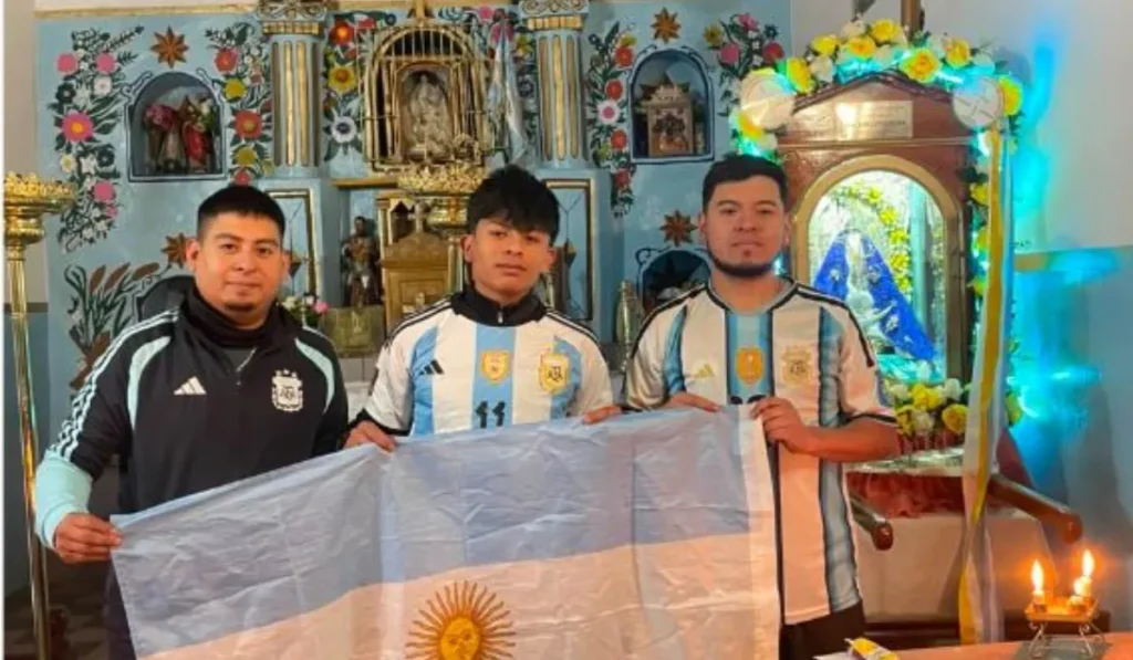 Jujeños peregrinaron a Punta Corral por la Selección Argentina