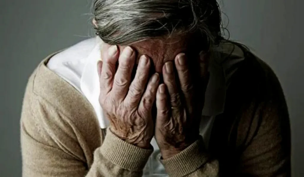 Libertador: amenazó a su madre de 70 años con un vidrio por negarle dinero