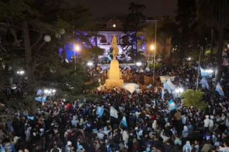 Más de 1500 jujeños se reunieron en el festejo en Plaza Belgrano por el triunfo de Argentina