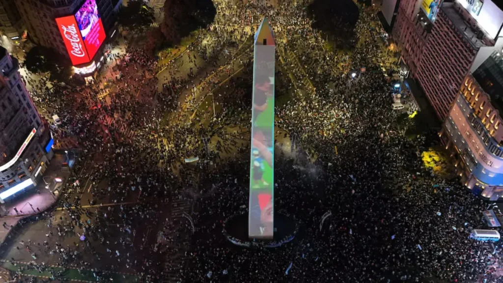 Miles de hinchas en el Obelisco agradecieron a la Selección argentina tras la final del Mundial 2026