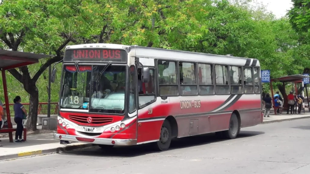 Paro sorpresivo de Unión Bus en San Salvador de Jujuy afecta a miles de usuarios