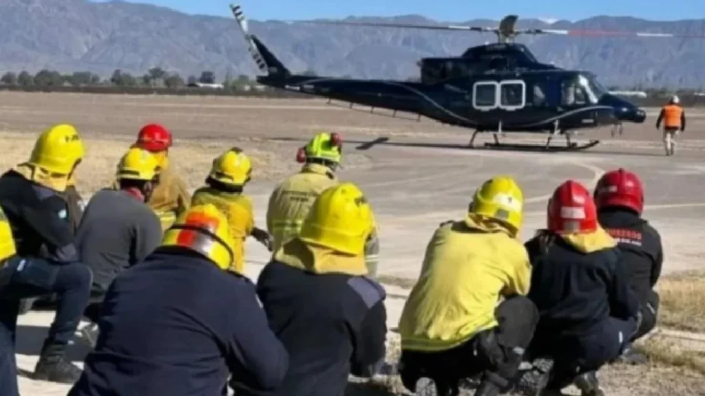 Siete muertos al caer un helicóptero que combatía incendios en San Juan