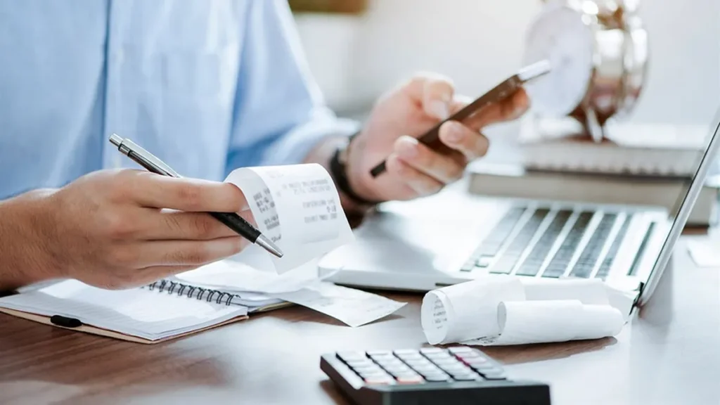 Siguen aumentando las deudas de familias argentinas en bancos