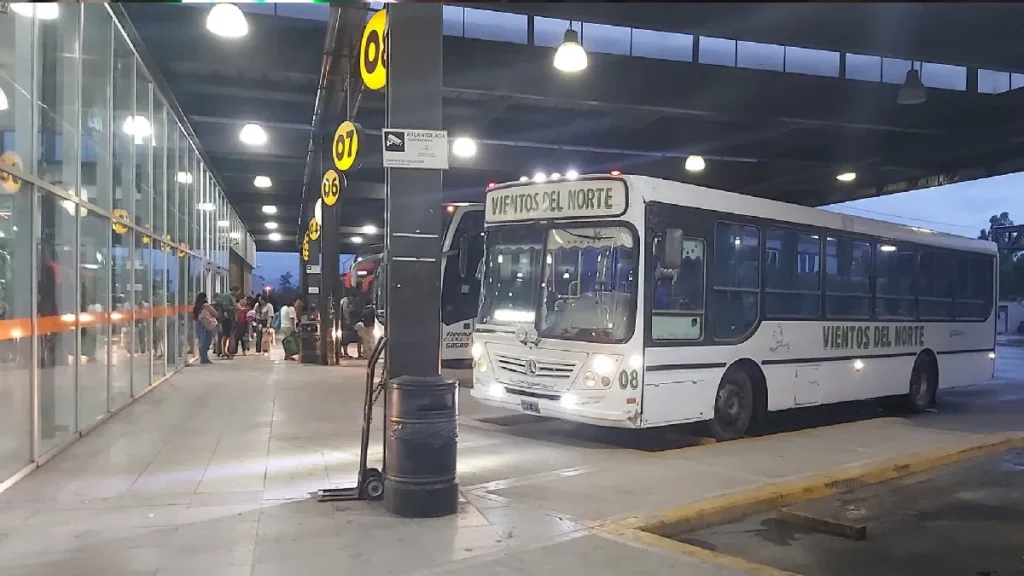 Suben los colectivos de media distancia en Jujuy: conocé los nuevos precios