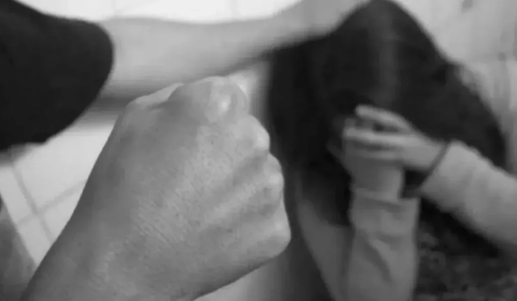 Violencia de género en Perico: joven atacó a su novia e intentó estrangularla