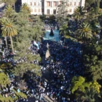 Violencia en Plaza Belgrano: joven desfigurado con un botellazo y robos de celulares durante los festejos
