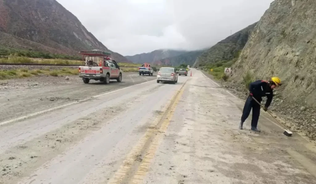 Alerta vial en Jujuy: piden precaución en más de 20 rutas por distintos riesgos