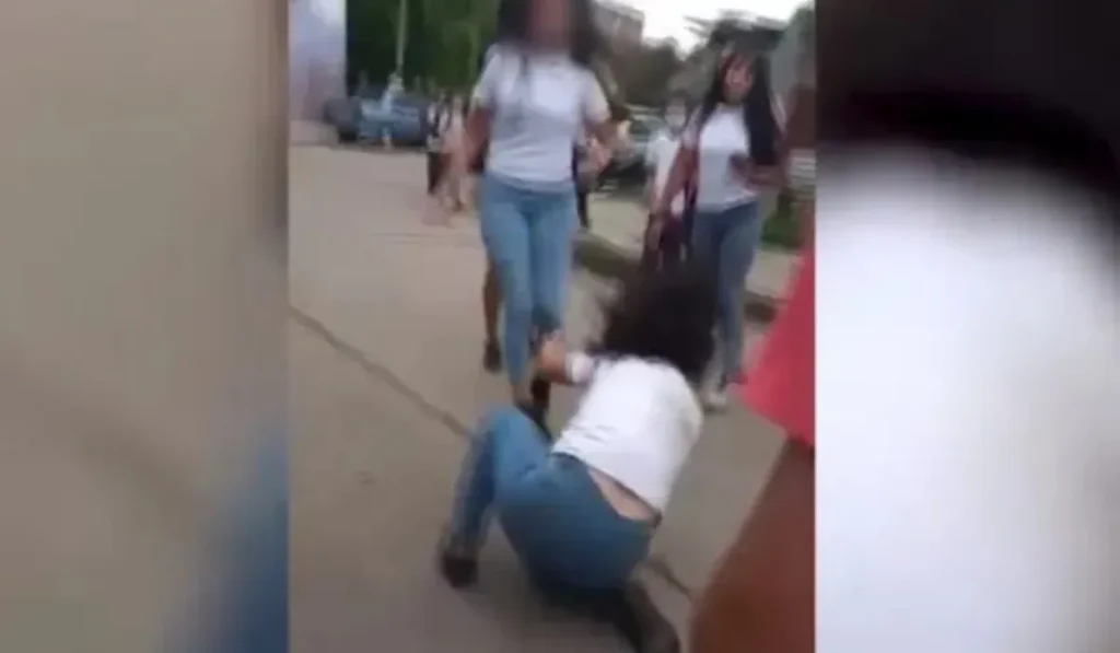 Amenaza en Alto Comedero: estudiante fue acorralada con un cuchillo a la salida del colegio
