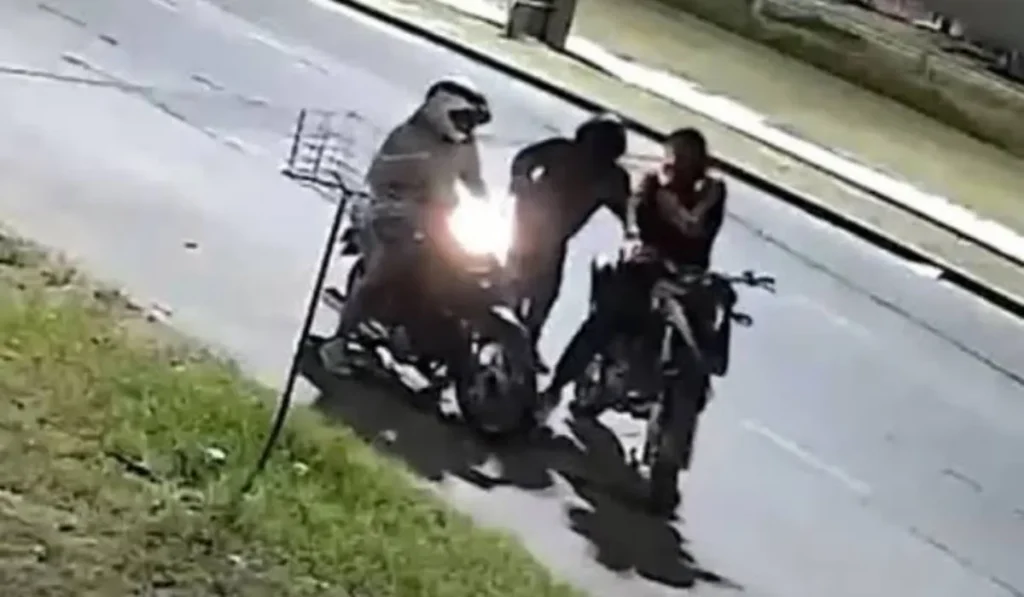 Asalto en El Ceibal: reconoció a su vecino entre los motochorros