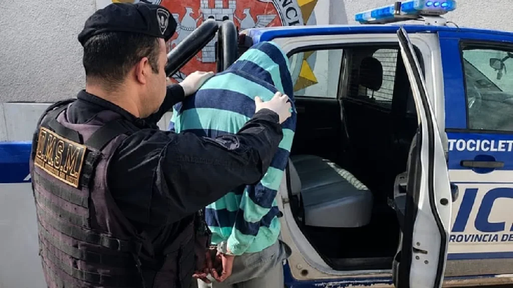 Detienen a un jujeño por un incendio en un hotel de Villa María