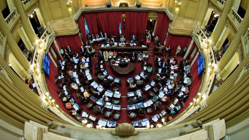 El Senado debate la Ley de Propiedad Privada sin el capítulo de tierras