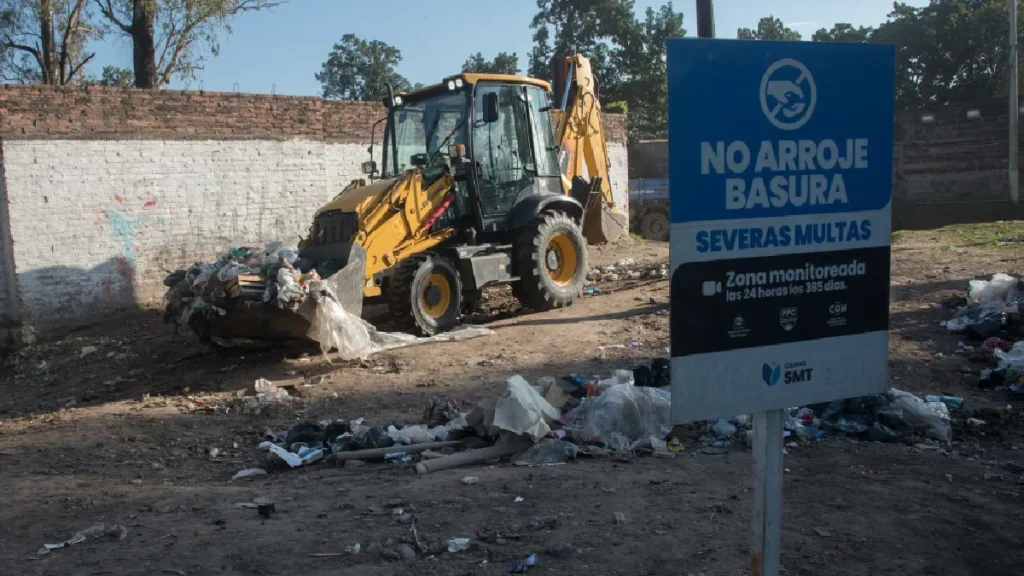 Endurecen las multas por tirar basura en las calles de Tucumán