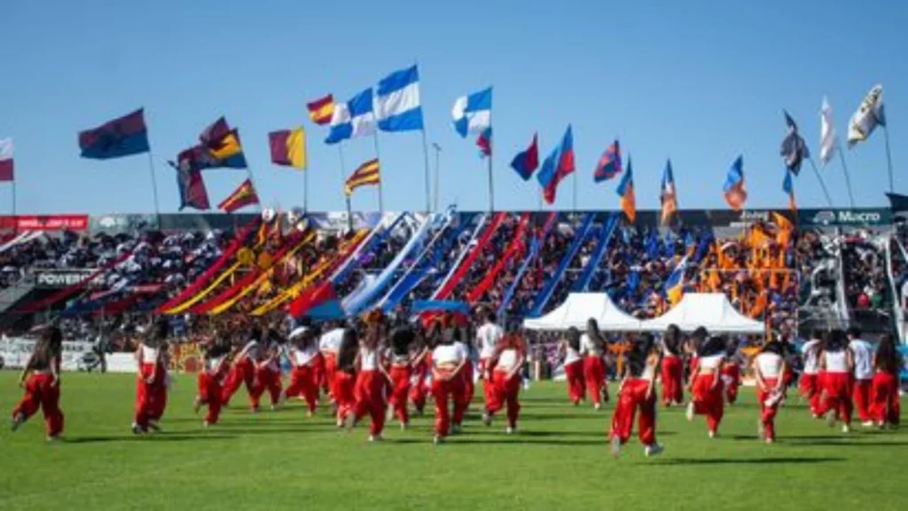 Finde Estudiantil 2026: una multitudinaria fiesta de la juventud en el estadio 23 de Agosto