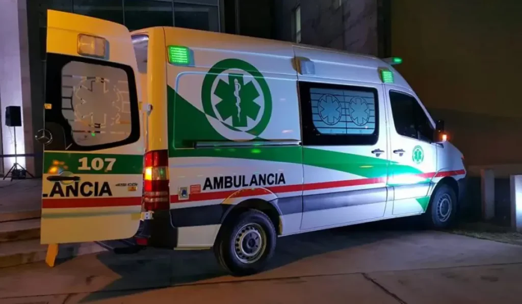 Hallan a una mujer inconsciente en un colectivo en Perico