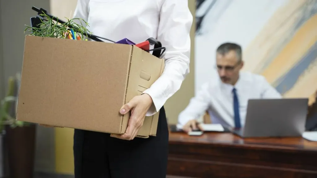 La caída del empleo privado continúa: en mayo se perdieron más de 9.000 puestos