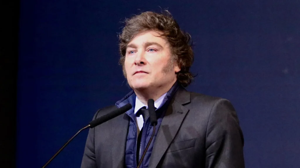 La imagen de Javier Milei sigue en caída y crece el rechazo a su gestión