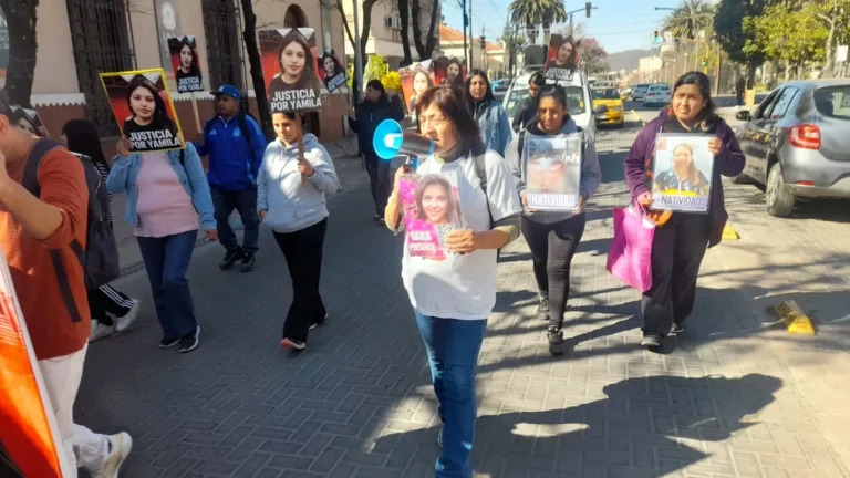 Marcha contra femicida: padres del dolor rechazan prisión domiciliaria
