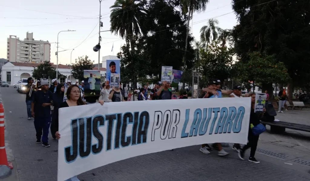 Marcha por Lautaro Flores: la madre promete no parar hasta lograr justicia