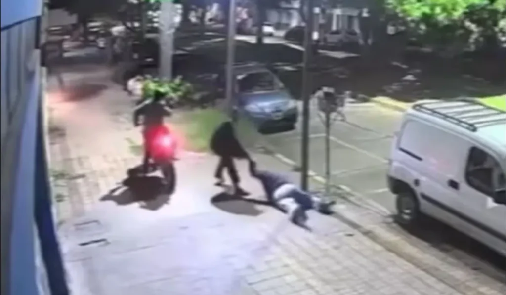 Atacan a una embarazada en Perico para robarle la mochila