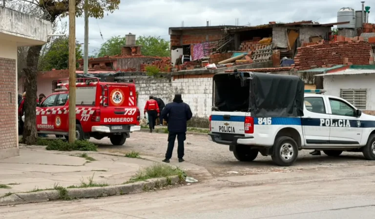 Datos forenses por la muerte de una pareja en Barrio Malvinas: asfixia en el joven y dudas en la mujer