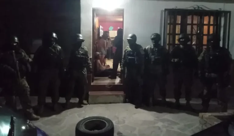 Desbaratan un punto de venta de drogas en Alto Comedero y recuperan el inmueble