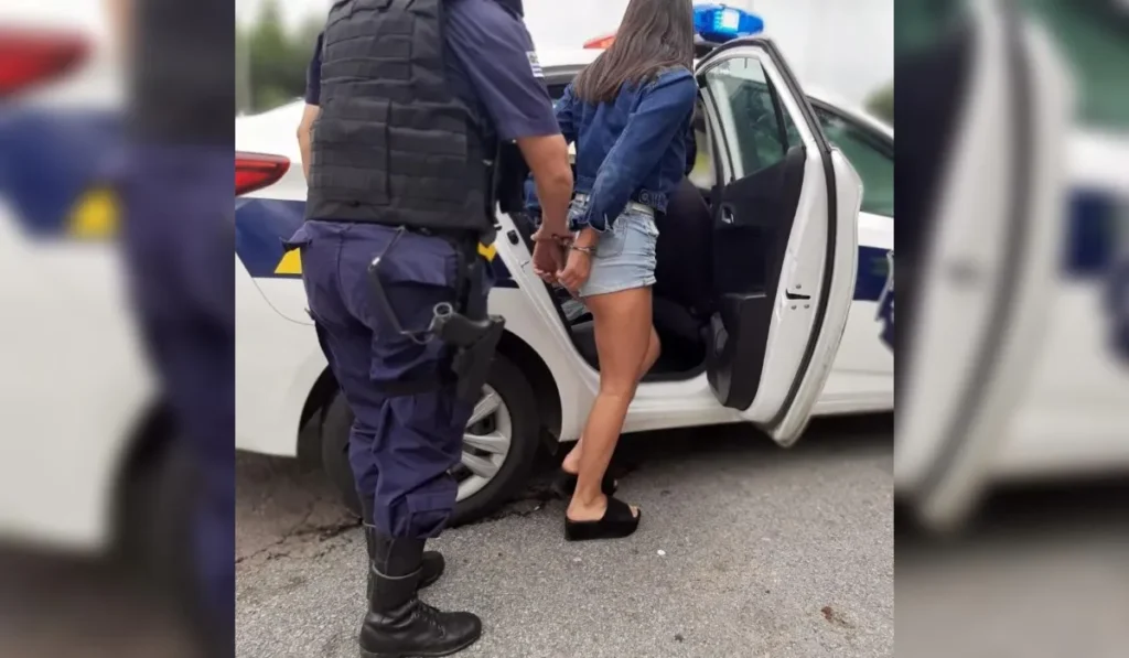 Detenida en Libertador: cobraba  mil por estacionar y atacó a una pareja