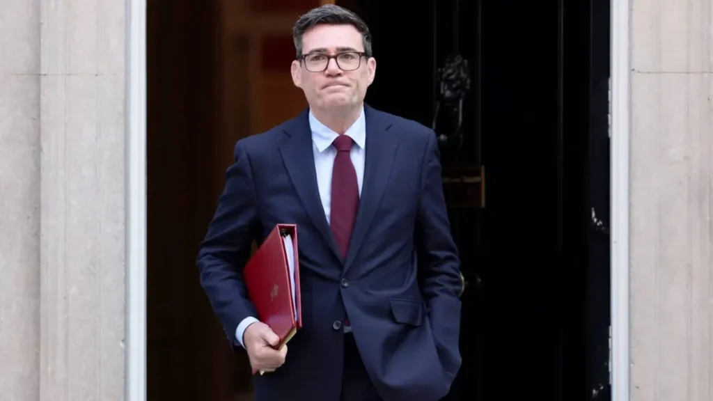 El primer ministro británico promete ser implacable en la defensa de Malvinas