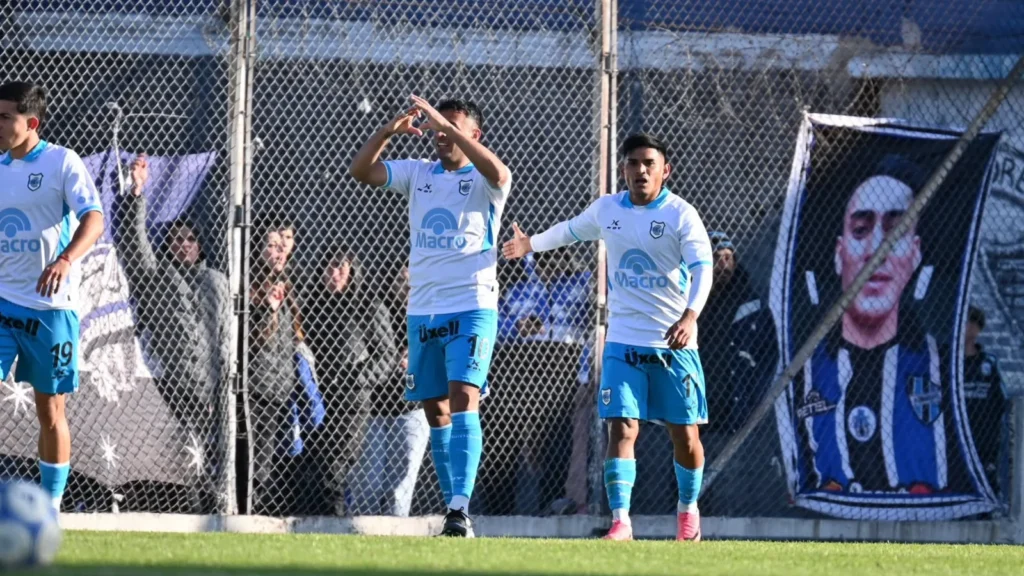 Gimnasia de Jujuy logró un triunfo clave ante Almagro por 2 a 1