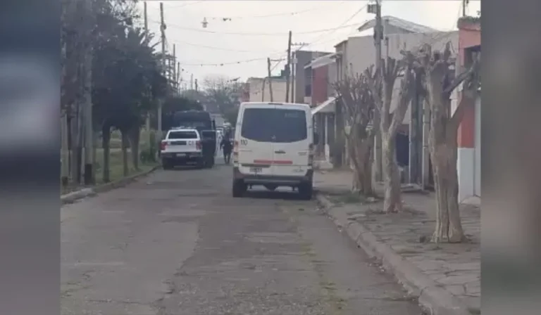 Investigan la muerte de una joven de 23 años en el Asentamiento 4 de Agosto de Malvinas