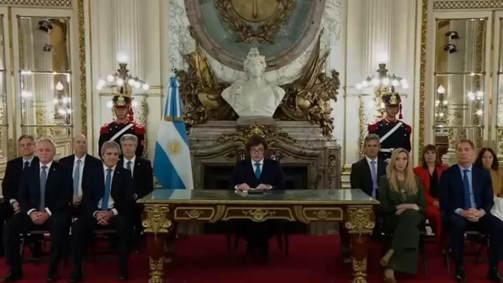 Javier Milei anunció una cadena nacional por Malvinas para este jueves