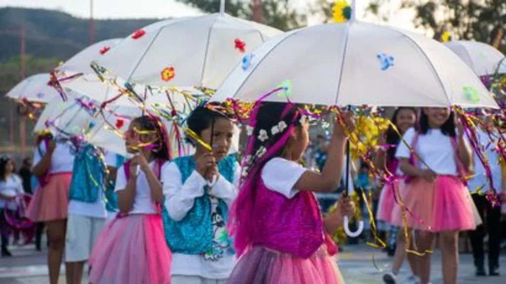 La Fiesta Nacional de los Estudiantes 2026 arrancó con el desfile Bienvenida Primavera