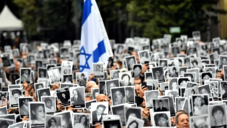Procesaron a siete iraníes y un libanés por el atentado a la AMIA
