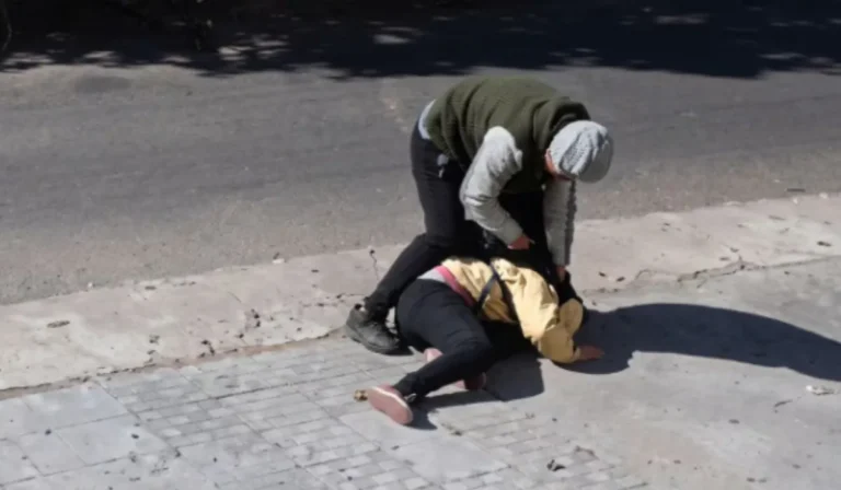 San Pedro de Jujuy: asalto a un jubilado de 73 años y fuga con ayuda de su madre