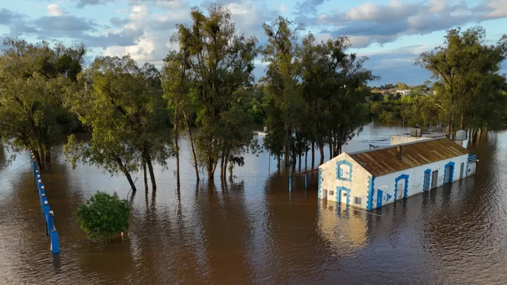 Alerta en Corrientes por la crecida del río Paraná: vecinos temen una inundación histórica