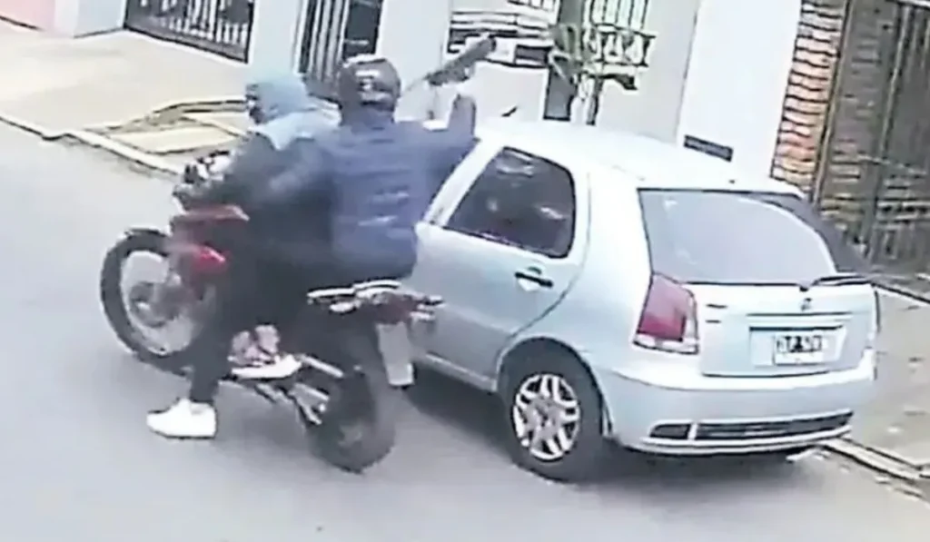 Ataque a tiros en San Pedro: dos motociclistas hirieron a un hombre con un arma larga