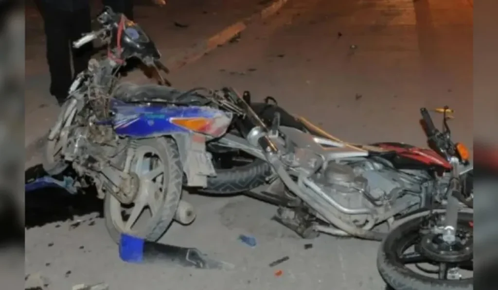Choque en Libertador: tres motocicletas chocaron en la Avenida Uriburu y dejaron tres heridos