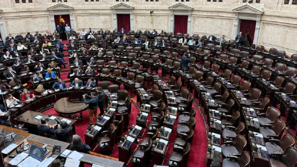 Diputados: la oposición no reunió quórum para derogar el DNU 70