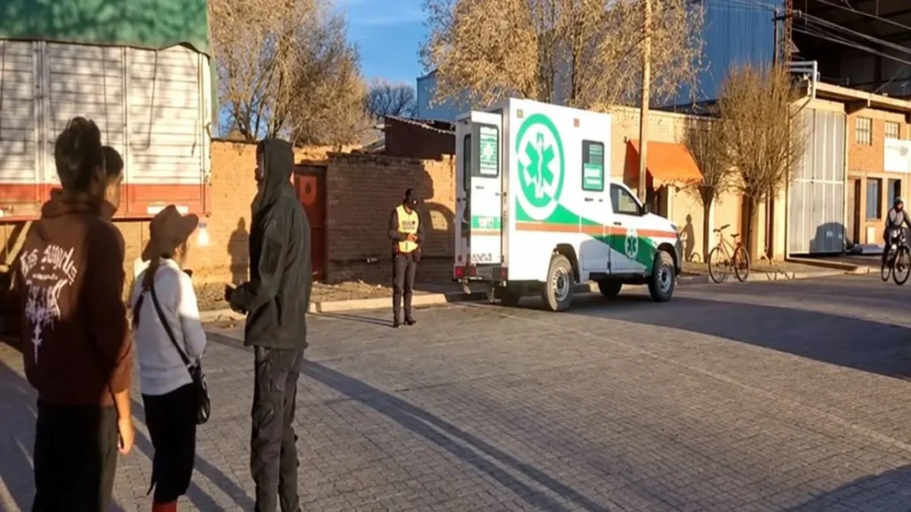 Dos adolescentes en moto atropellaron a una mujer en Abra Pampa